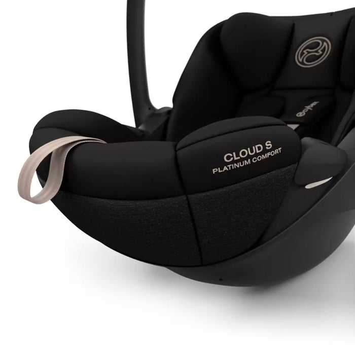Cybex Cloud S Comfort turvakaukalo Sepia Black värissä, yksityiskohta edestä