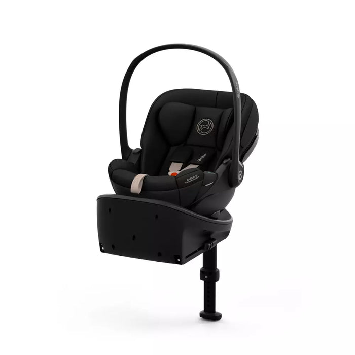 Cybex Cloud S Comfort turvakaukalo Sepia Black värissä kiinni jalustassa