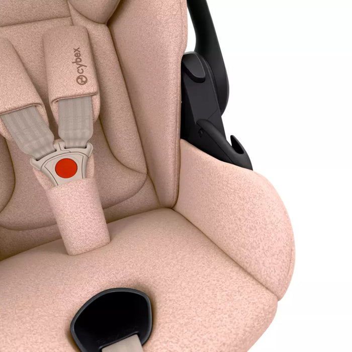 Cybex Cloujd S Cozy Beigen kangas kuvattuna läheltä