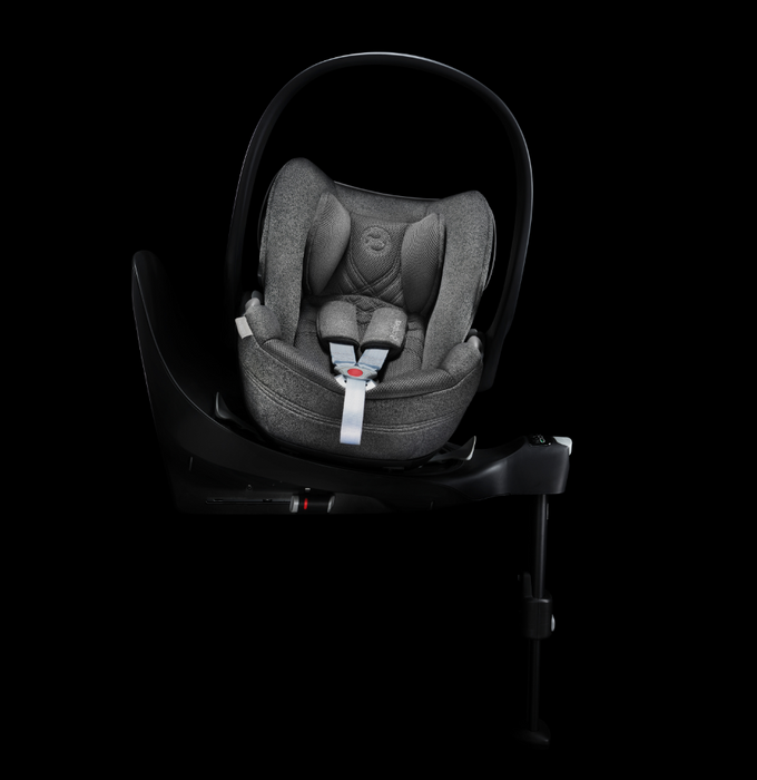 Cybex Cloud T kaukalo pyörivässä jalustassa