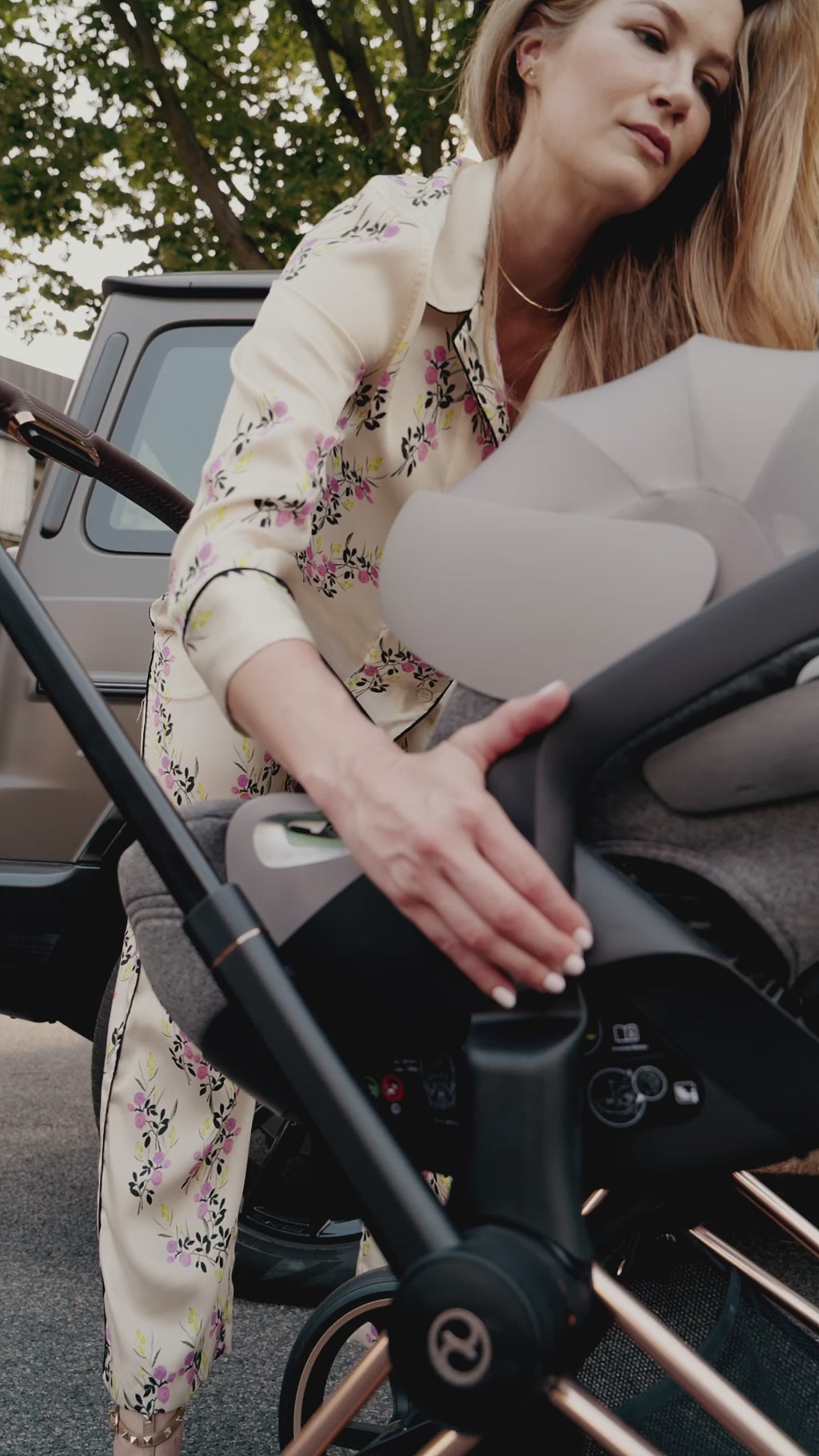 Cybex Cloud T kaukalosta video